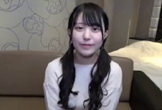 喷血推荐-只穿短裤不穿内裤的超漂亮美女担心被偷拍故意把灯关了让从短裤旁边插进去操,没想到还是被清晰偷拍!